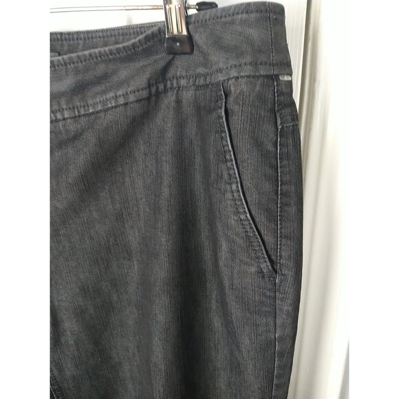 Kenneth Cole Reaction Woman 12 Black Wash Denim Boot Cut Jeans Casual Mid Rise - Picture 5 of 11